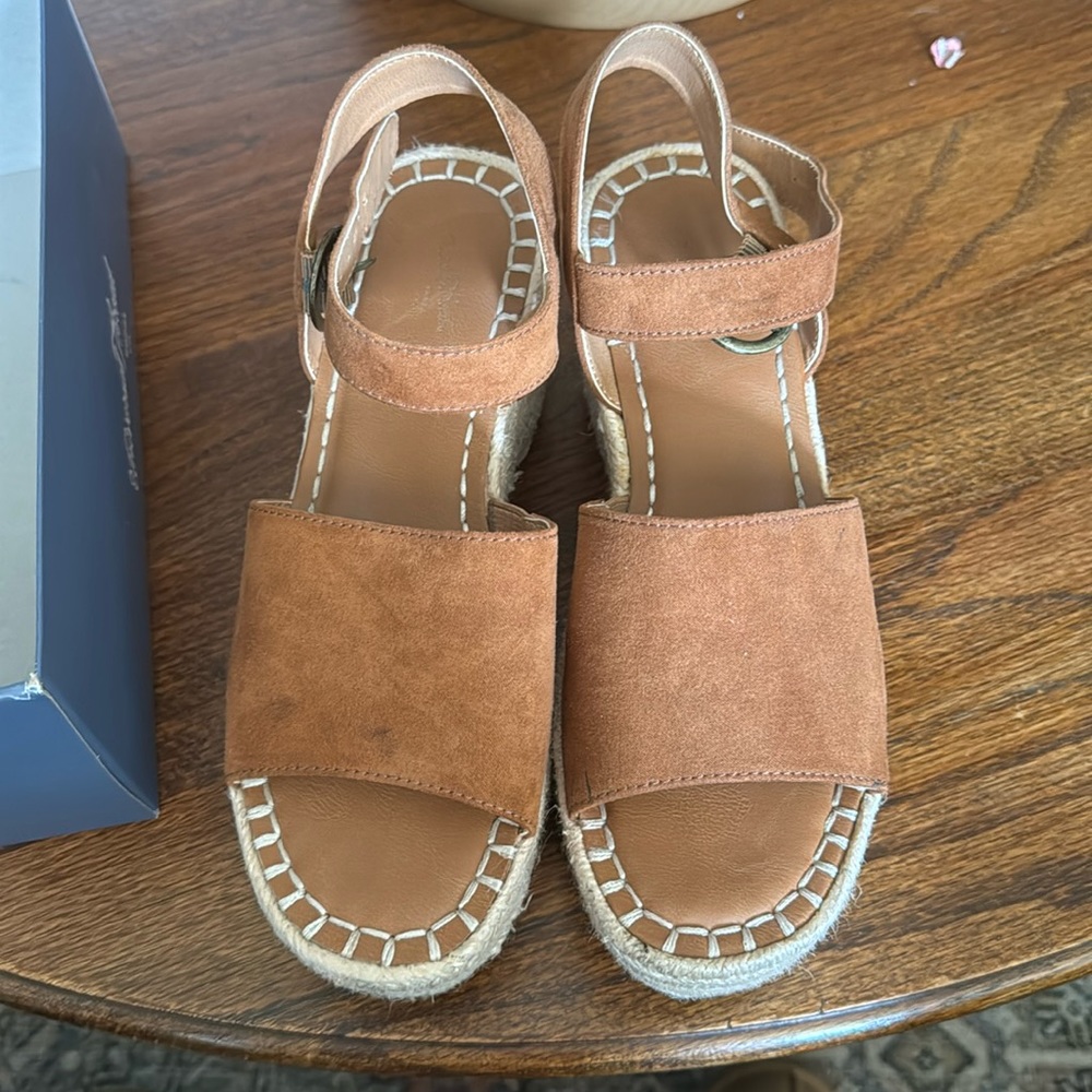 Cognac espadrilles 7.5